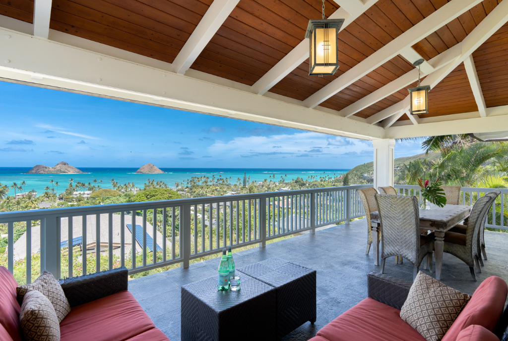 vacation rental lanai overlooking ocean