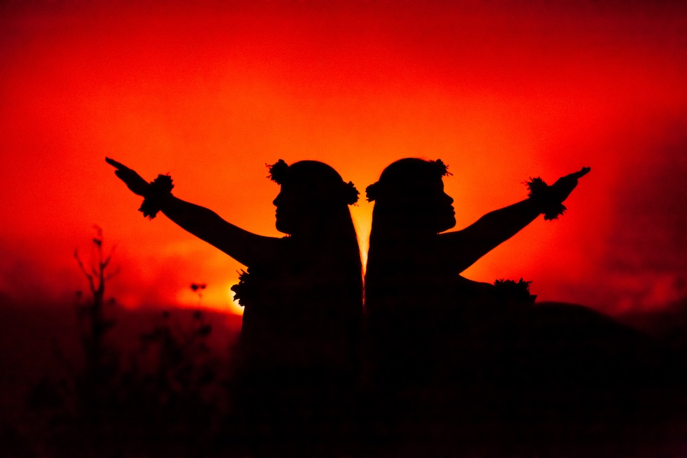 Hawaiian women hula